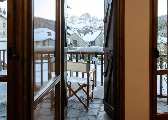 Bubal - Con Piscina Y Vistas A Pirineos Apartamento El Pueyo de Jaca